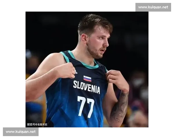 42 分封神夜！东契奇赛后采访遭媒体围堵